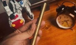 小陀螺直播倒立吃瓜视频,小陀螺直播上演惊险一幕