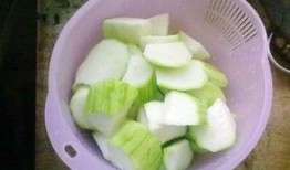 怎样切水瓜给小孩吃视频,轻松切法，营养美味两不误