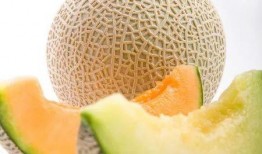 哈密瓜怎么完整去皮吃视频,尽享哈密瓜美味——视频教学