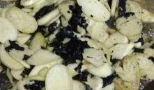 羊肚菌炒茭瓜可以吃吗视频,营养美味家常菜视频教程