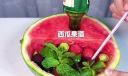 美食博主吃8月瓜视频在线观看,美食博主带你领略8月瓜的绝妙滋味