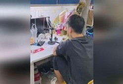 女的去男的宿舍吃瓜视频,揭秘女大学生宿舍吃瓜视频背后的故事